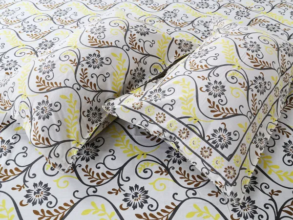 Yellow_Cotton_Rajwada_Latika_Double_Bedsheet_With_Pillow_Cover_120X120_Cm